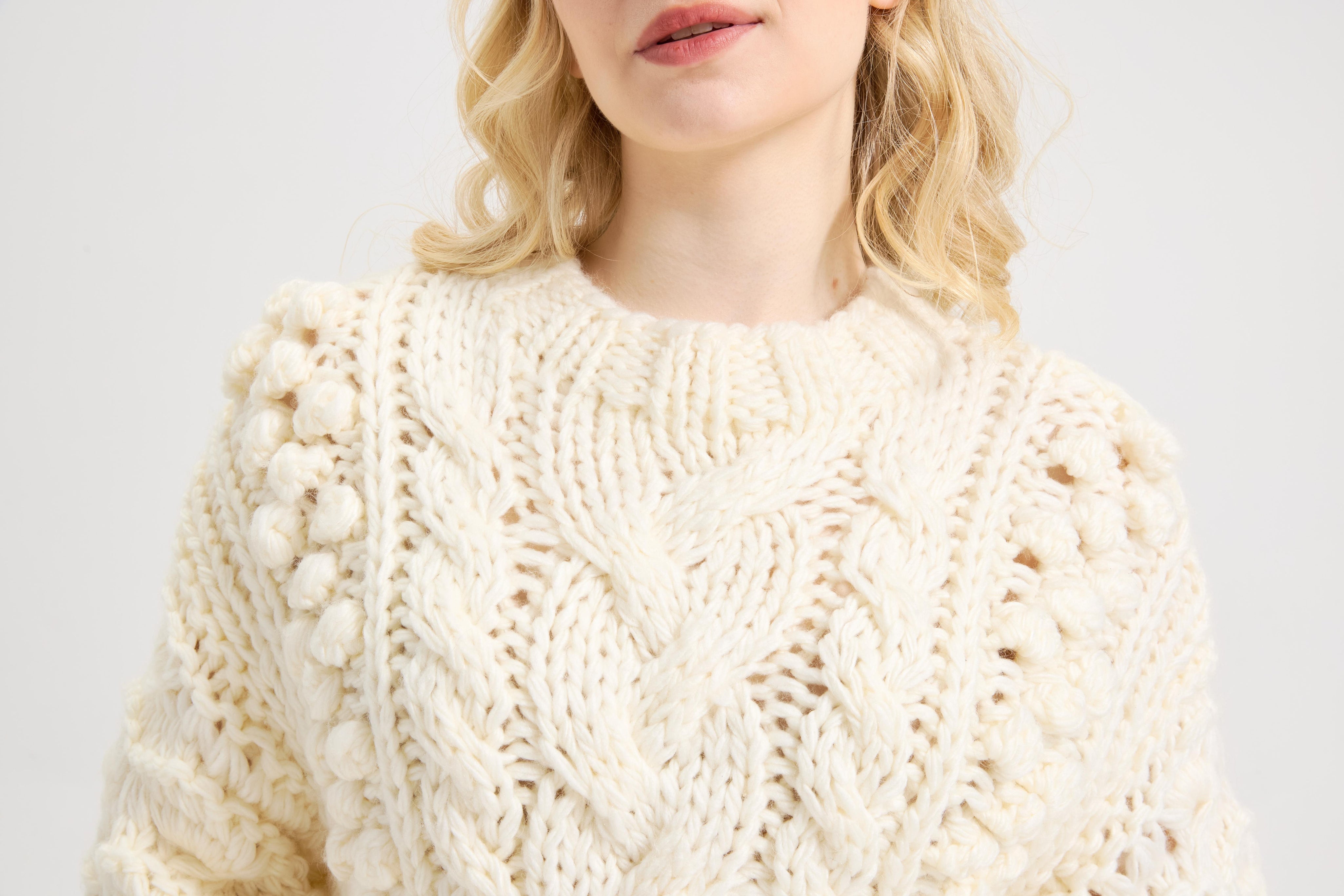 Sweaters for Women Trendy Crewneck Long Sleeve  Sweater Tops Fall 2025 Chunky Cable Knit Pullover Sweaters