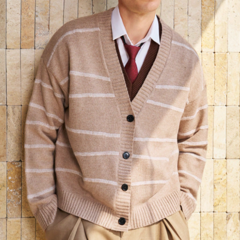 Cotton Men's V-Neck Sweaters: Materials, Knit Gauge, and Fit