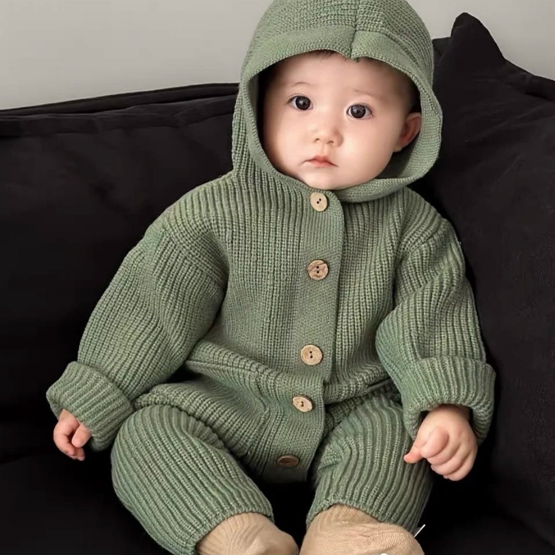 Custom Newborn Woollen Sweater Sets: From Design to Bulk Production