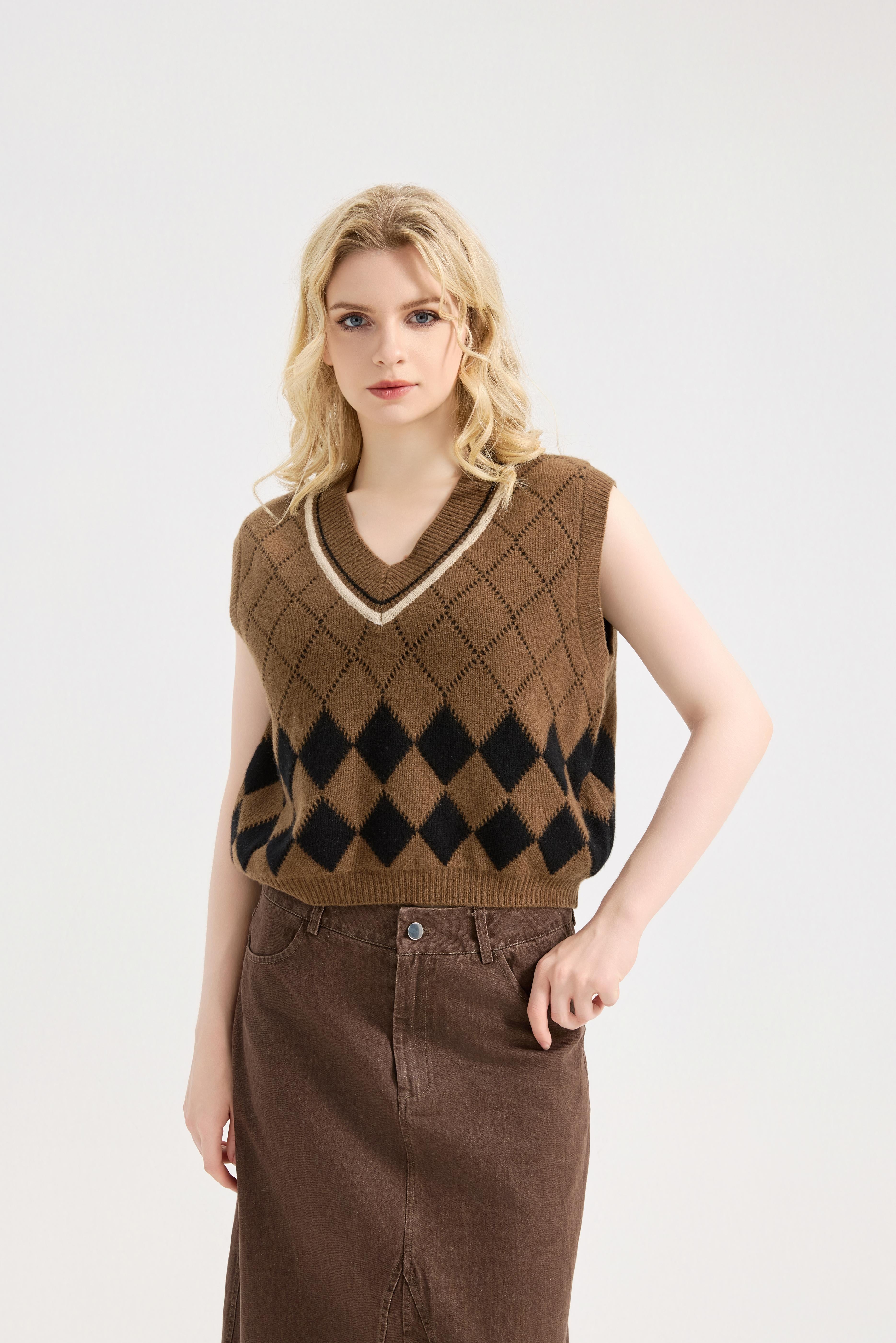 Hyipels Sweater Vest Women,Sleeveless V Neck Argyle Plaid Long Preppy Loose Knitted Casual School Sweaters Tank Top
