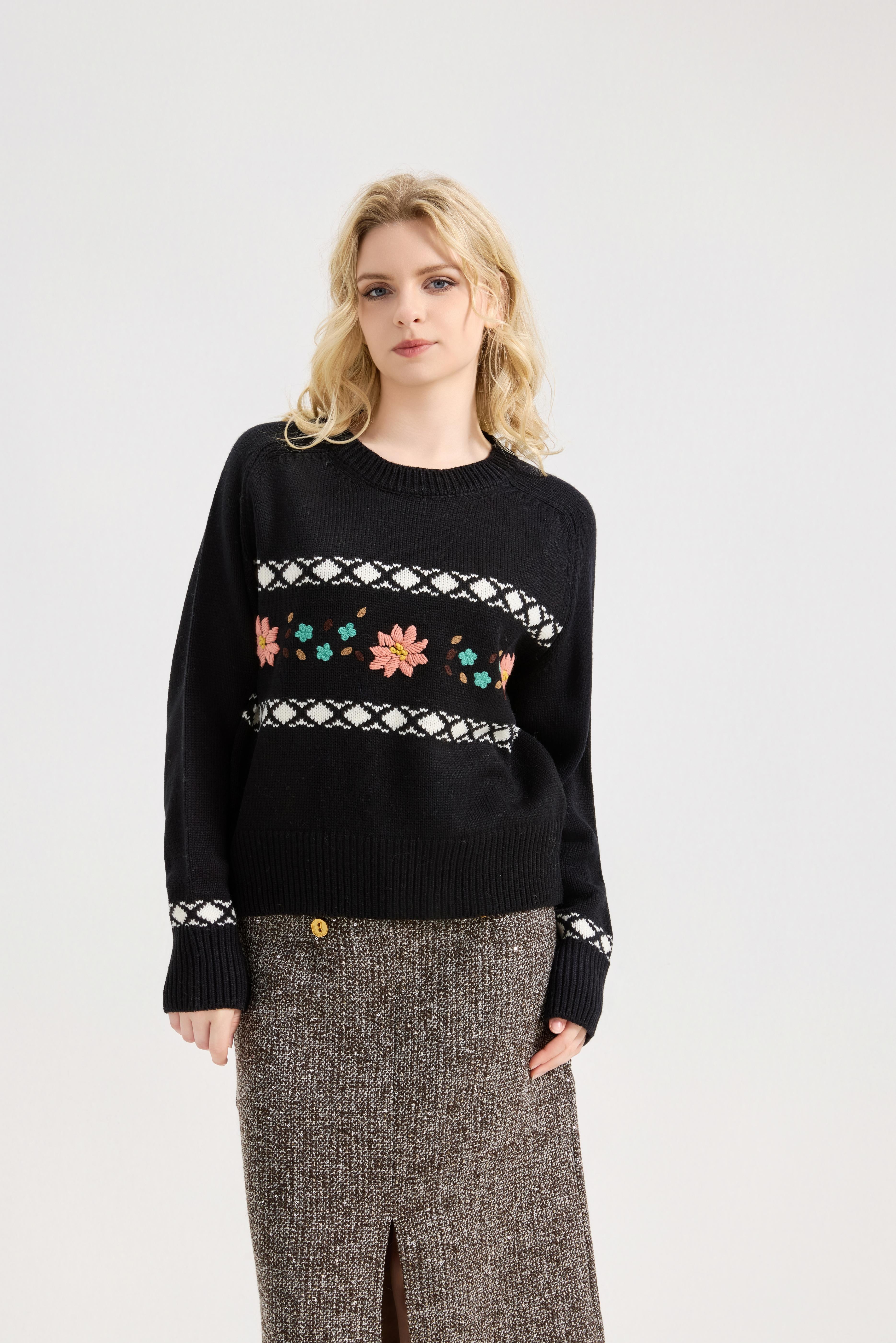 Donna's Embroidered daisy floral Sweater Crewneck Chunky Knit Sweater Pullover